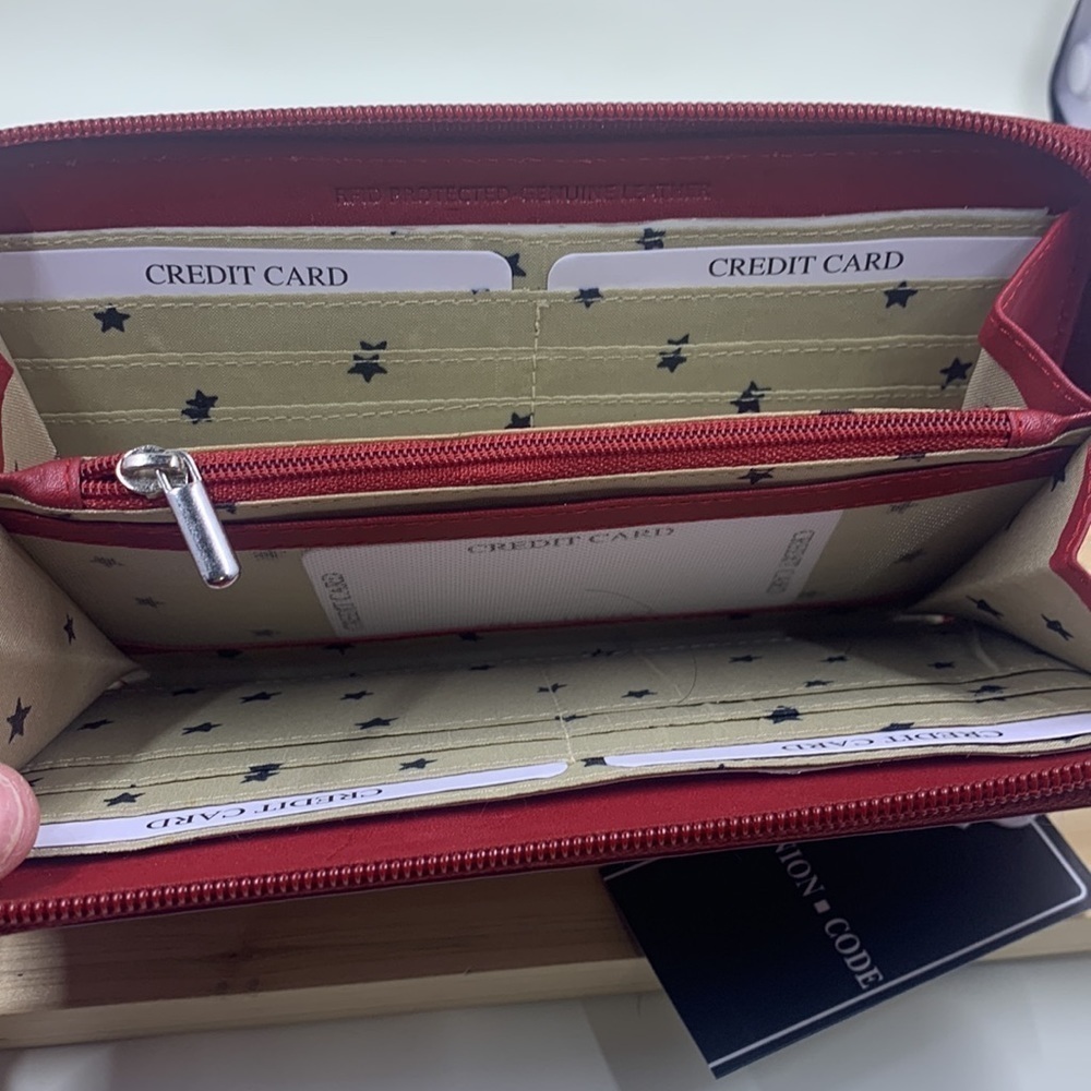Red Genuine Leather RFID Women's Wallet - Picture 8 of 9